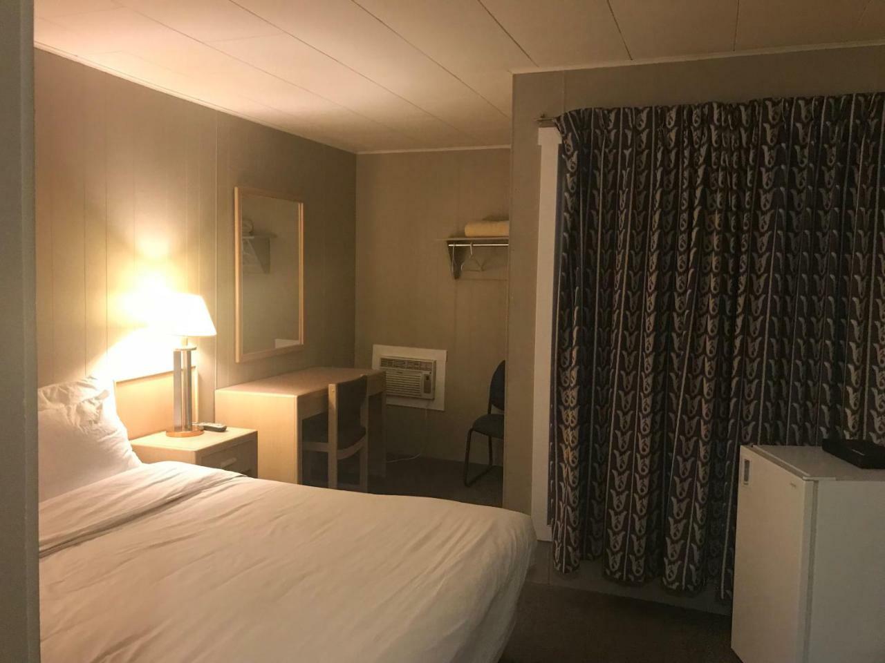 Oasis Hotel Cache Creek Eksteriør bilde